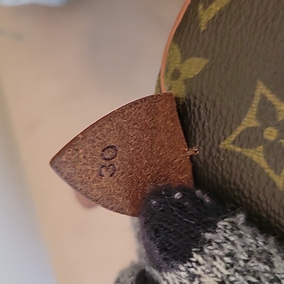 Louis Vuitton Speedy 30 - Picture 13 of 16